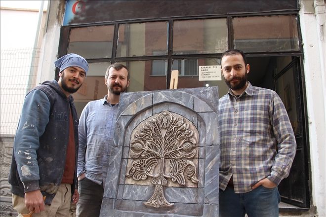 3 Heykeltraş´tan ?HAYAT AĞACI´  RÖLYEFİ