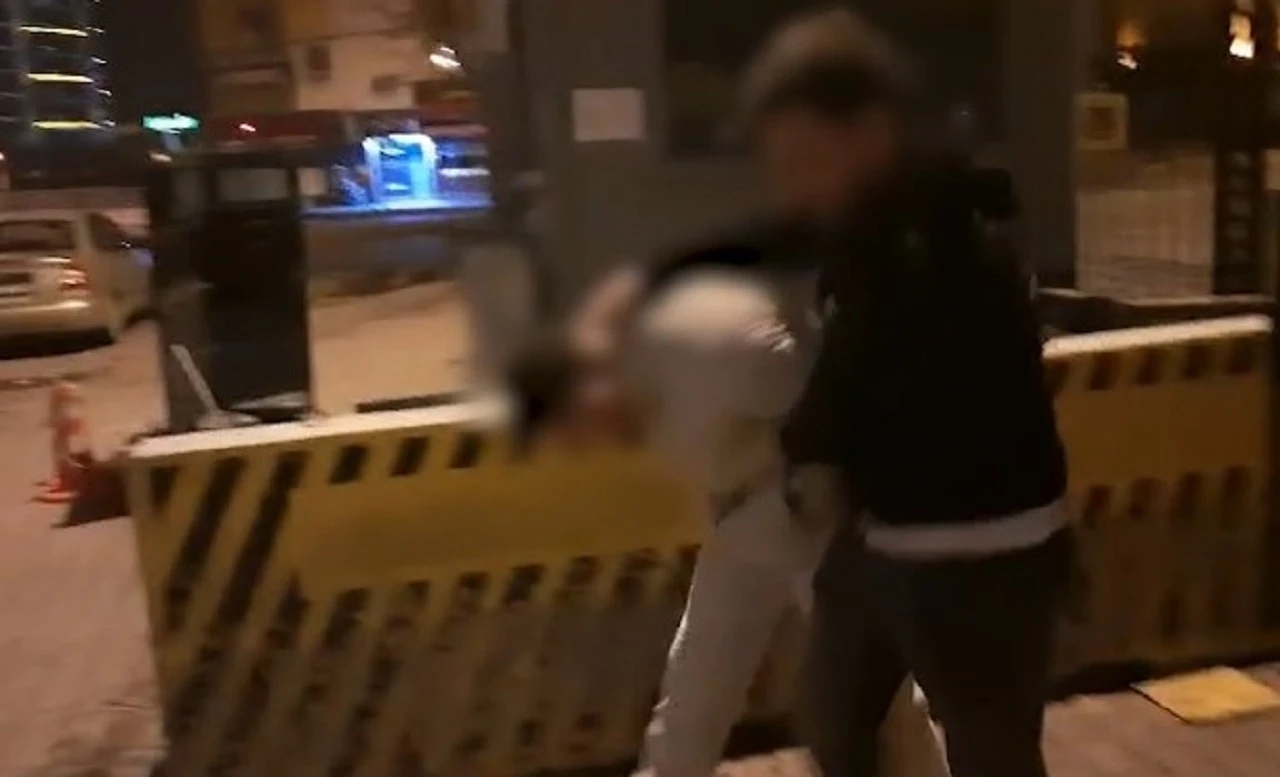 Çaydanlıkla adam döven genç intihar etti 