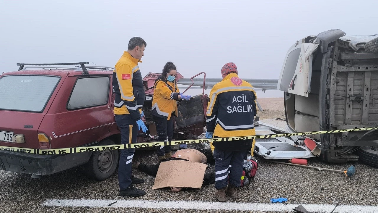 3 Aracın Karıştığı Kazada 3 Ölü, 18 Yaralı
