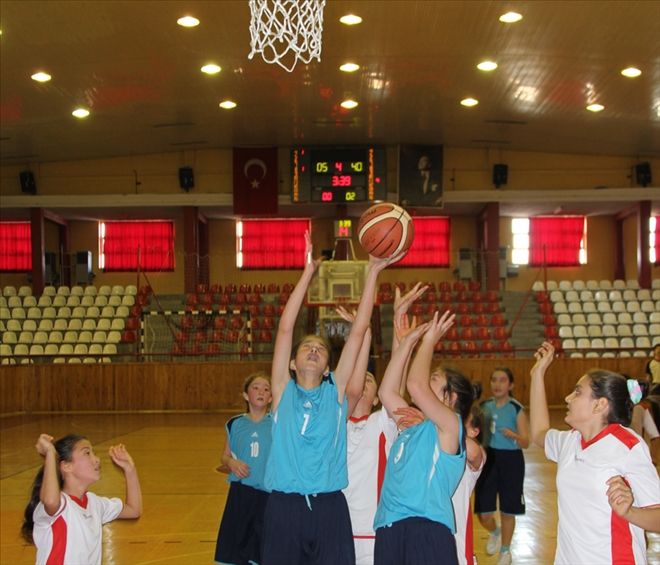 OKULLU KÜÇÜKLER BASKETBOLDA HEYECAN YARIN BİTİYOR