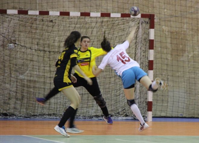 HENTBOLDA BELEDİYE KENDİNE GELDİ