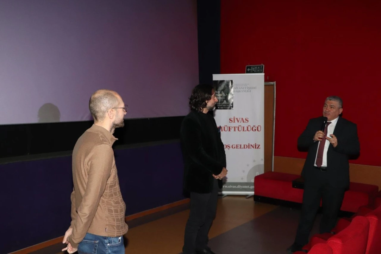 Sivas'ta "Hep 33 Yaşında" Filminin Özel Gösterimi Yapıldı