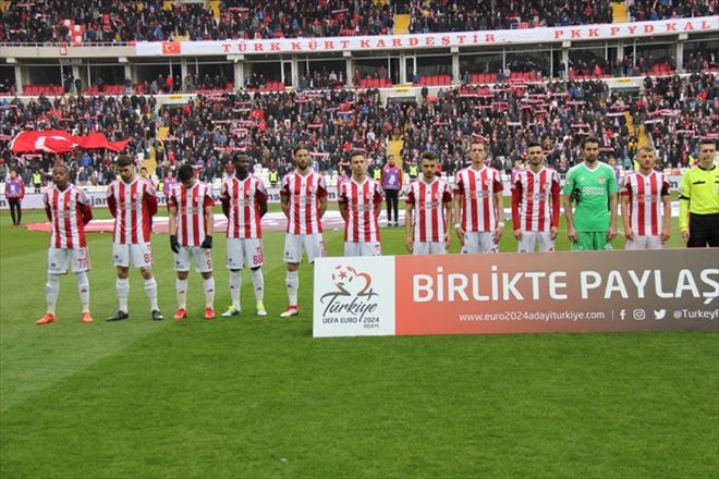 DERİNLİK BAŞARIYI GETİRİYOR