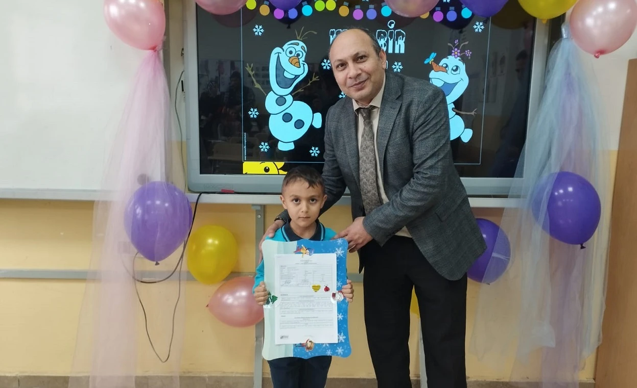 Ulaş'ta öğrenciler karne heyecanı yaşadı