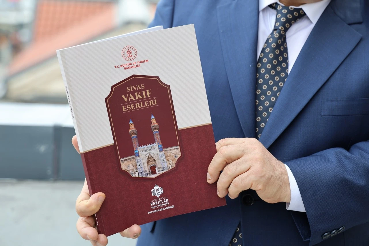 Sivas’ın Tarihi Camileri 3 Dilde Tanıtılıyor