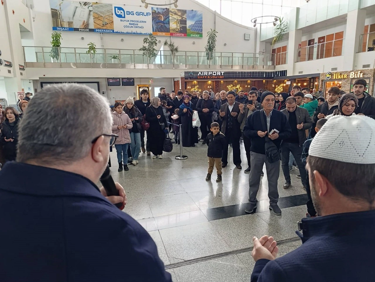 Sivas'ta Umreciler Kutsal Topraklara Uğurlandı