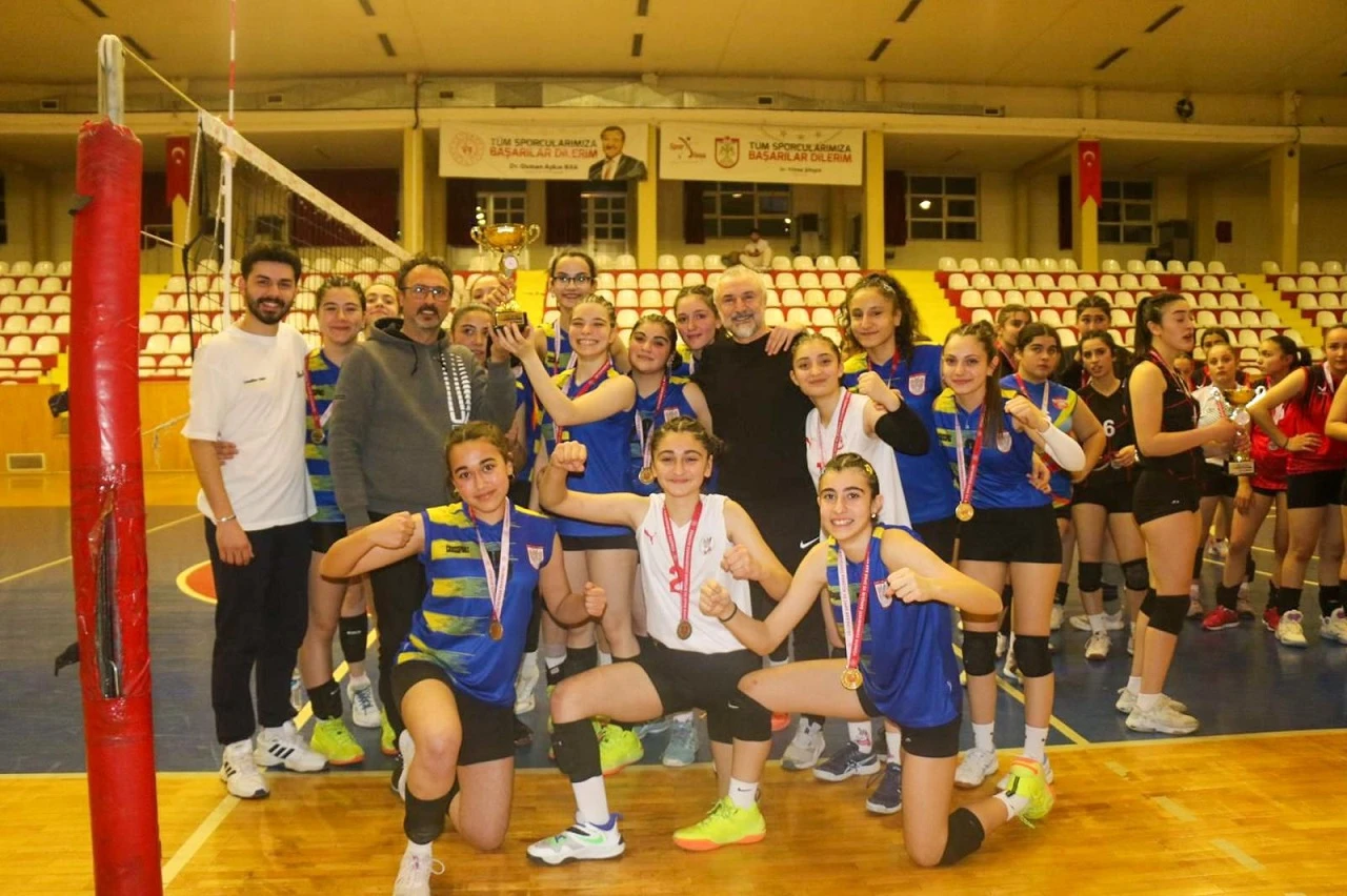 Özel İdare Spor Şampiyon Oldu