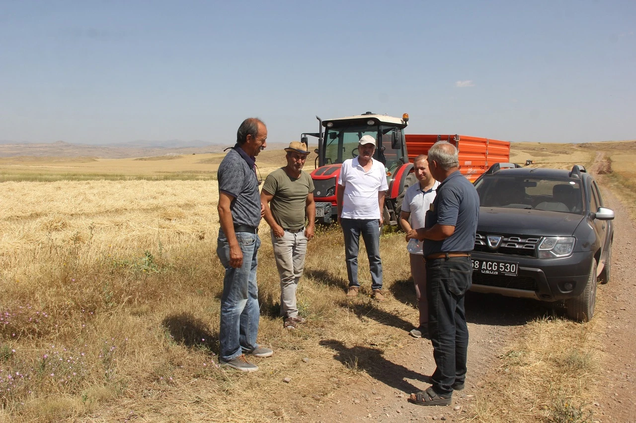 Zam Üstüne Zam Geliyor, Sivaslı Çiftçi Ödeme Bekliyor