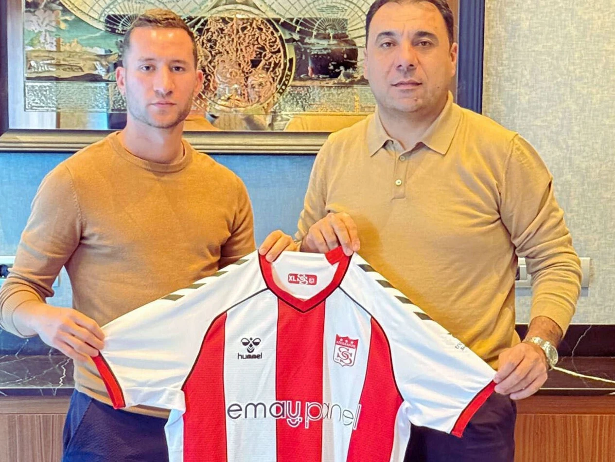 Simic Sivasspor’a İmzayı Attı
