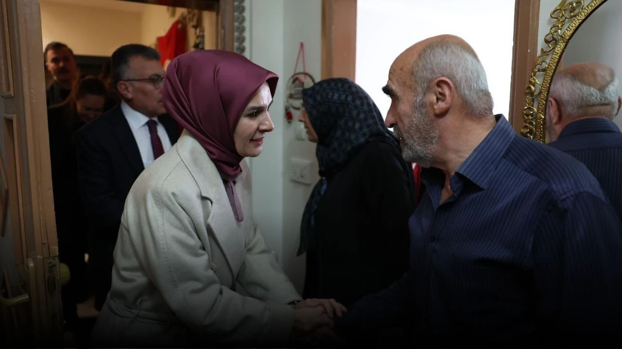 Bakan Göktaş, Şehit Şeyda Yılmaz'ın Ailesini Ziyaret Etti