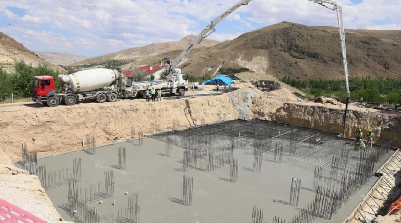 Sivas’ta Deprem Konutlarının Betonarme İnşaatı Tamamlandı