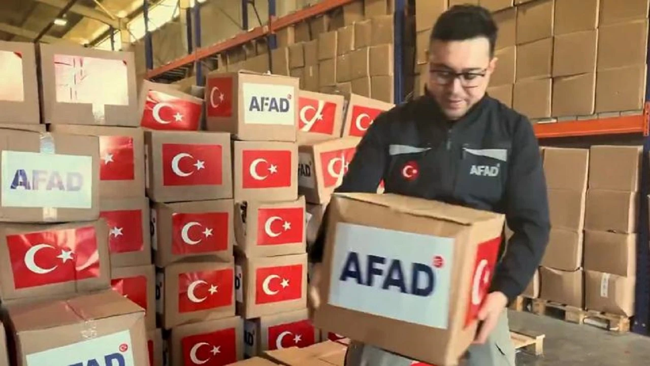 Türkiye'den gönderilen yardım malzemeleri Gazze'de