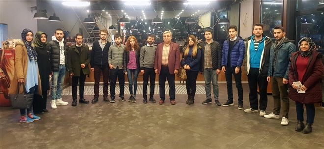 GENÇLERE  DENEYİMİNİ  ANLATTI