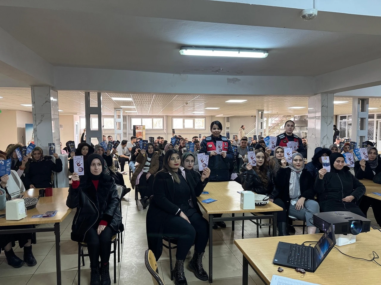 Sivas’ta Çalışanlara ‘KADES’ Bilgilendirmesi