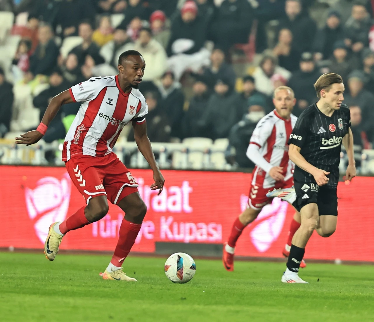 Sivasspor Alt Sıralardan Kurtulmak İstiyor