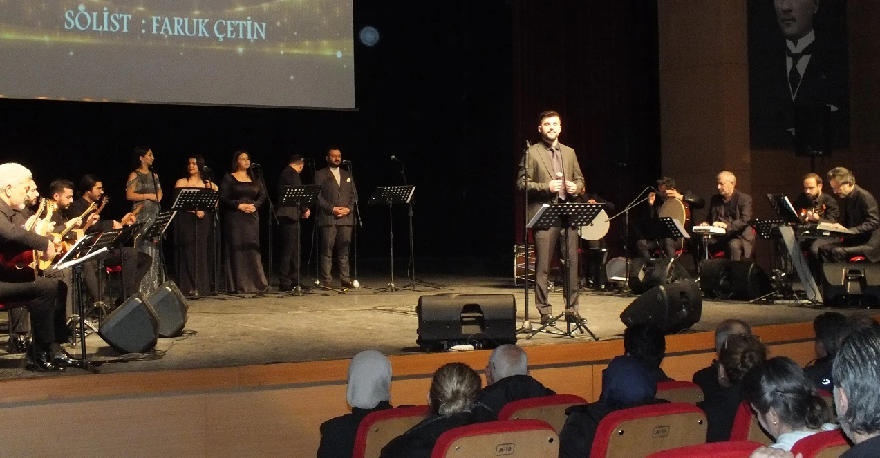 Sivas'ta Devlet THM korosu konser verdi