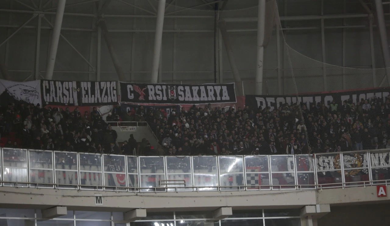 Beşiktaş Taraftarı Takımını Sivas'ta Yalnız Bırakmadı