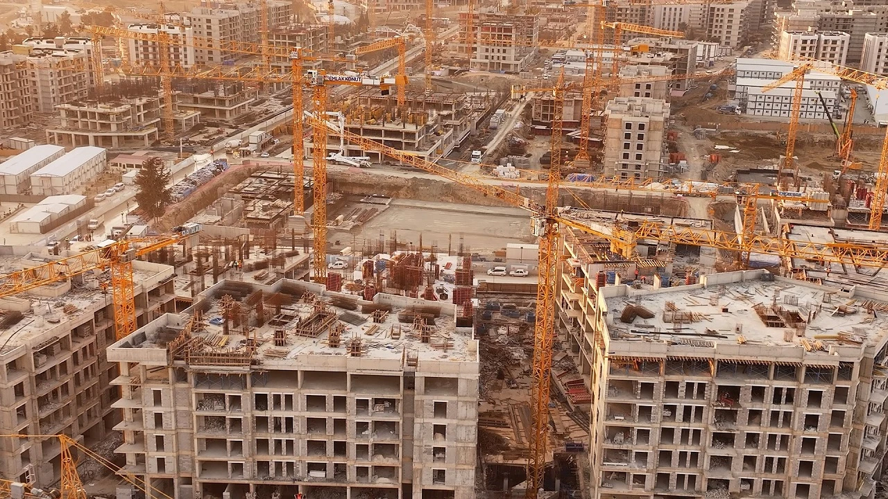 Bakan Kurum: "Asrın inşasına tam gaz devam"