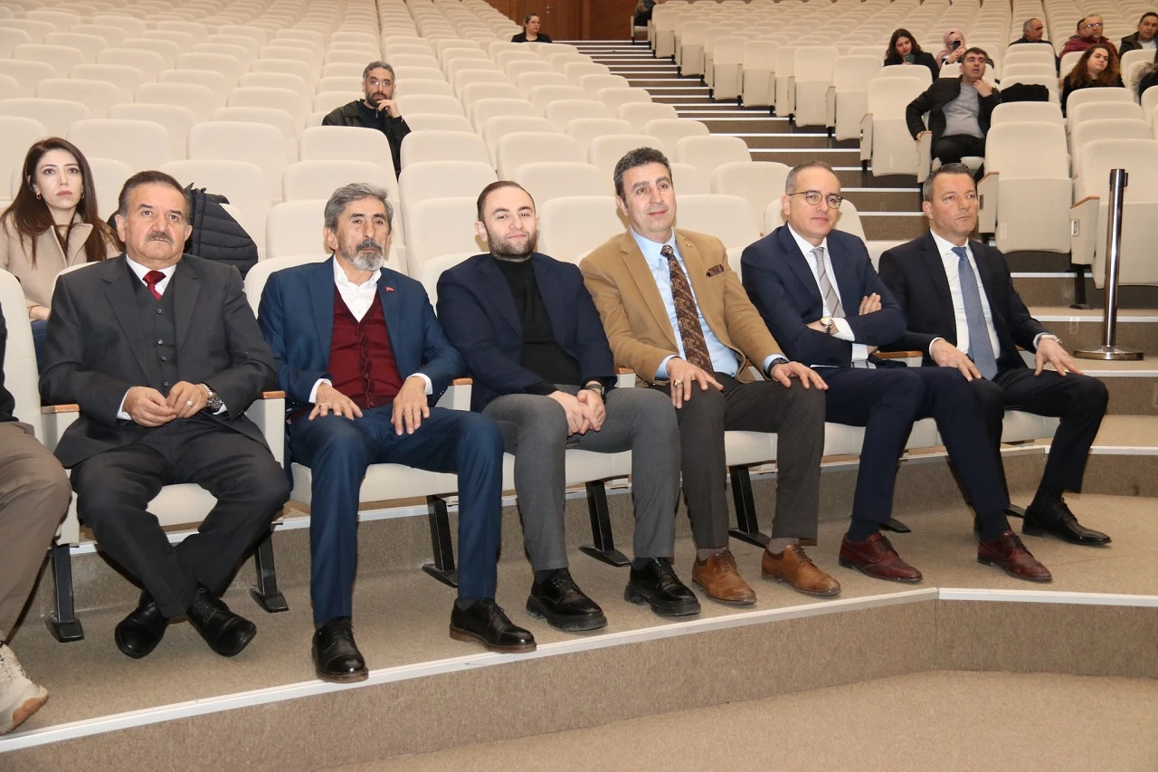 Sivas'a Yakışmayan Görüntüler, Salon Boş Kaldı