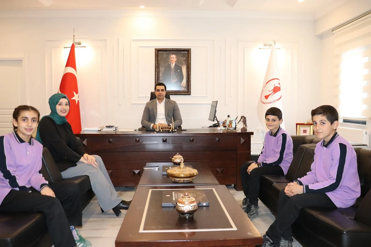 Sivas'ta Öğrencilerin Sınav Ücretleri Kaymakamlıktan
