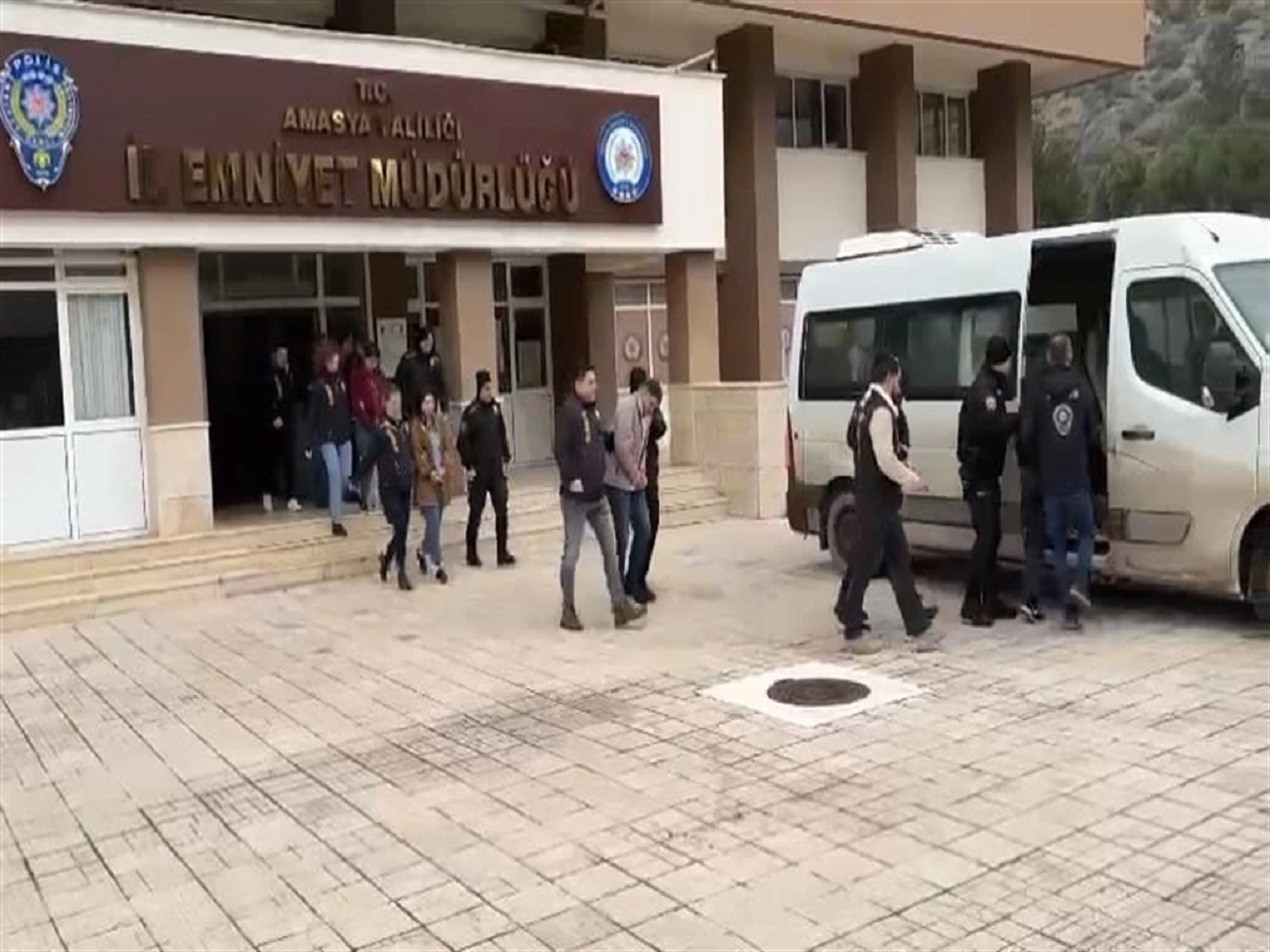 16 Bin Kişiyi Dolandıran Şebeke Çökertildi