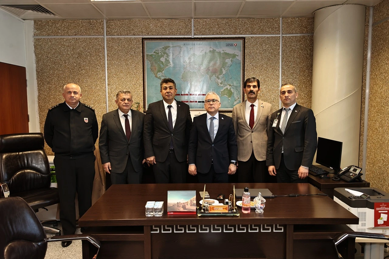 Vali Şimşek Havalimanında