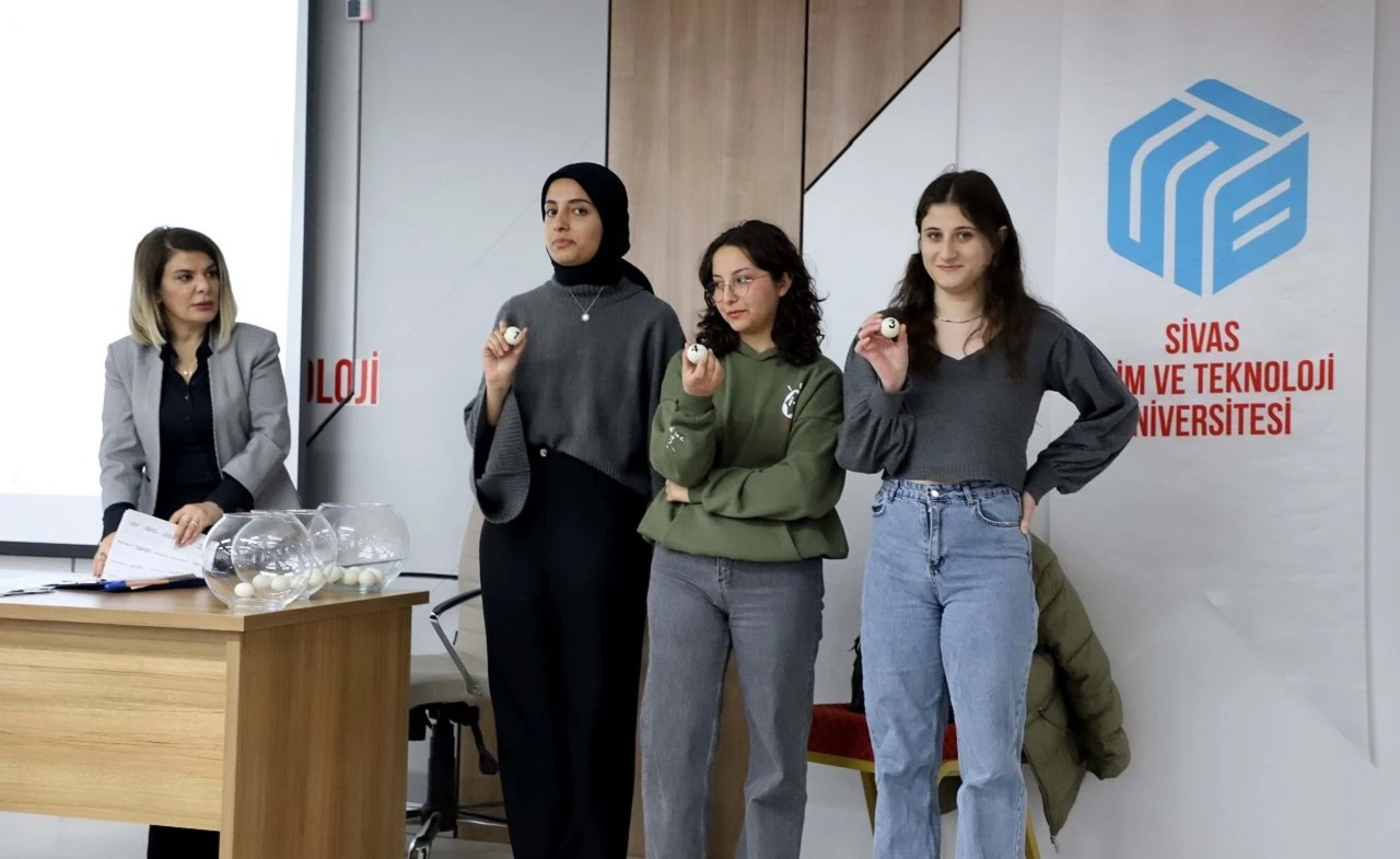 SBTÜ’de Kura Heyecanı