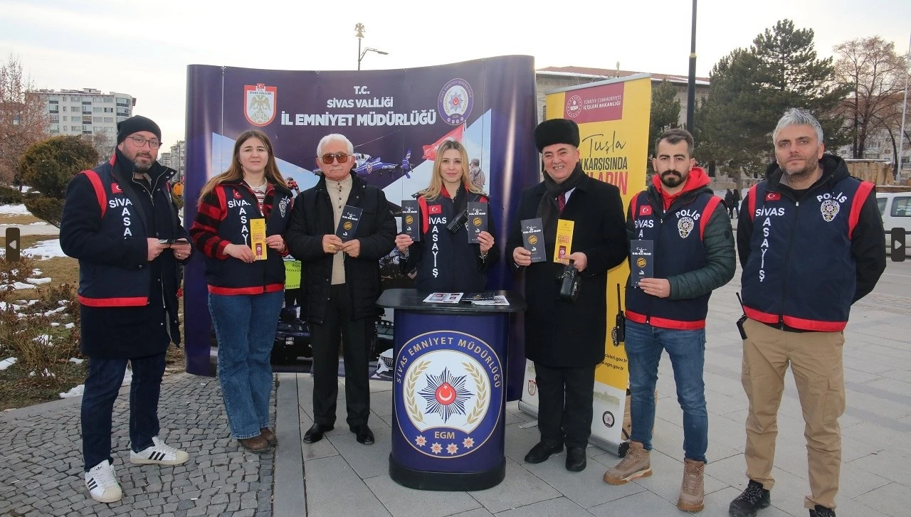 Sivas Polisinden Şiddete Karşı Broşür