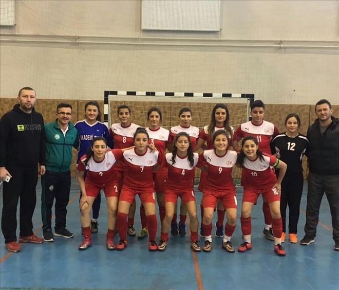 FUTSAL´DA ÜNİVERSİTESİ FIRTINASI