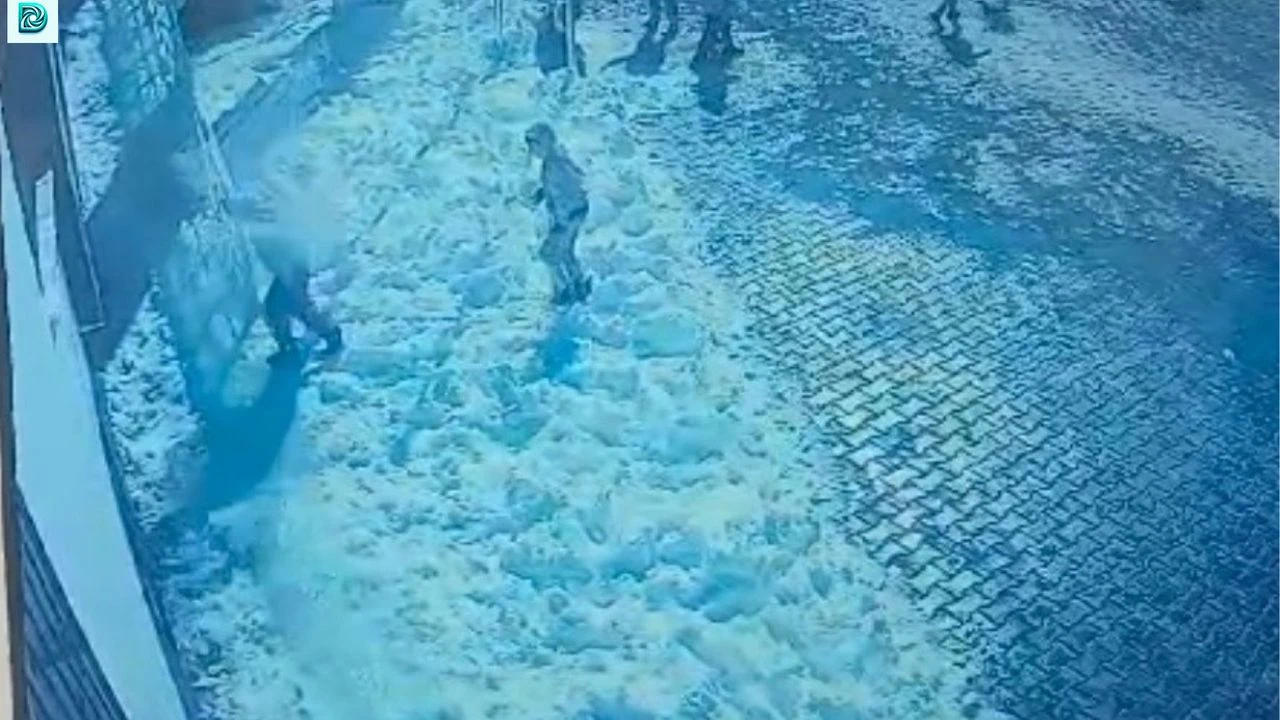 İlkokul öğrencisinin başına buz kütlesi düştü