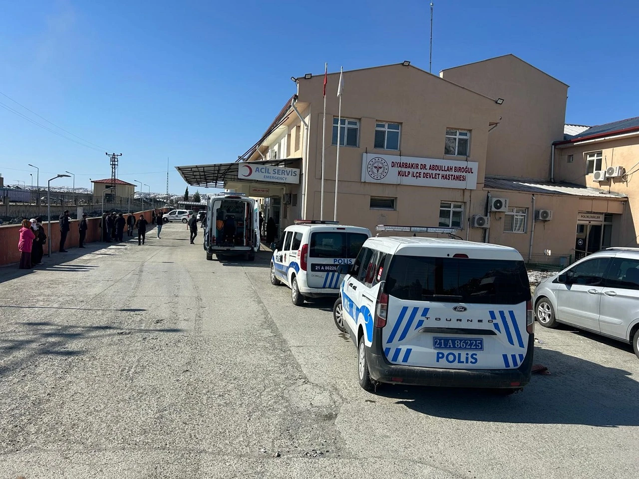 Tartıştığı annesini öldürdü, babasını ağır yaraladı