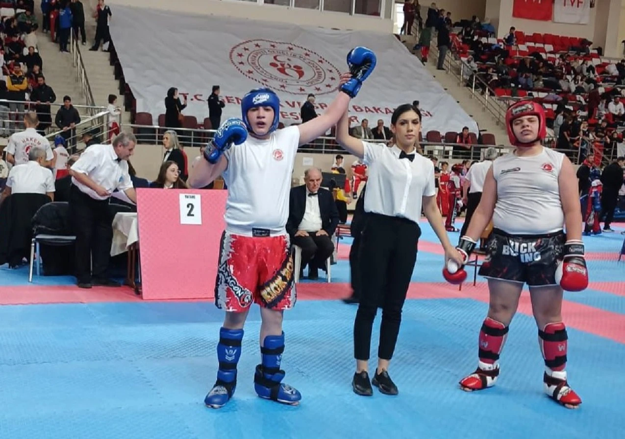 Sivaslı Sporcular Ankara'da Dikkat Çekti