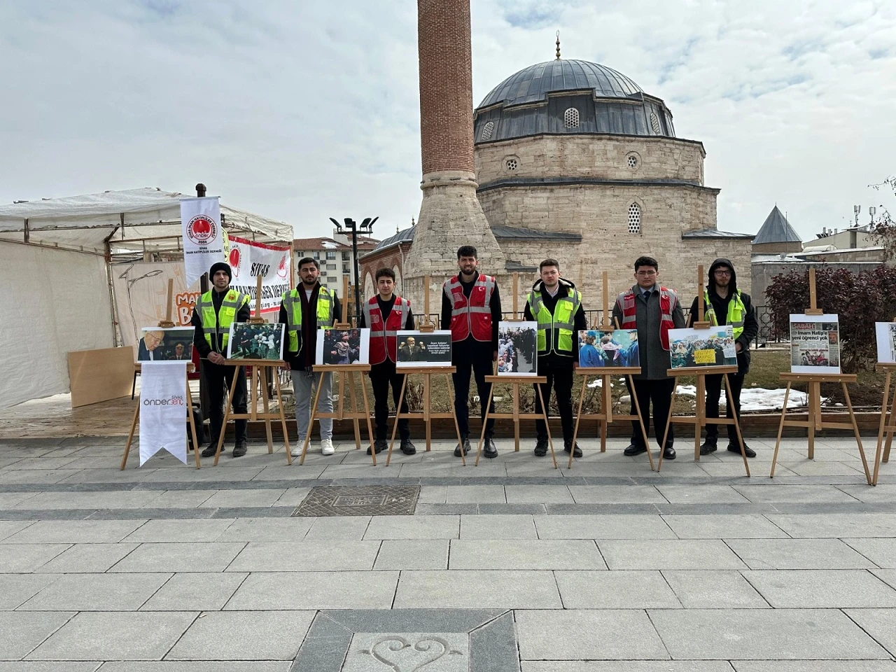 Postmodern Darbe Sivas'ta Fotoğraflarla Anlatıldı