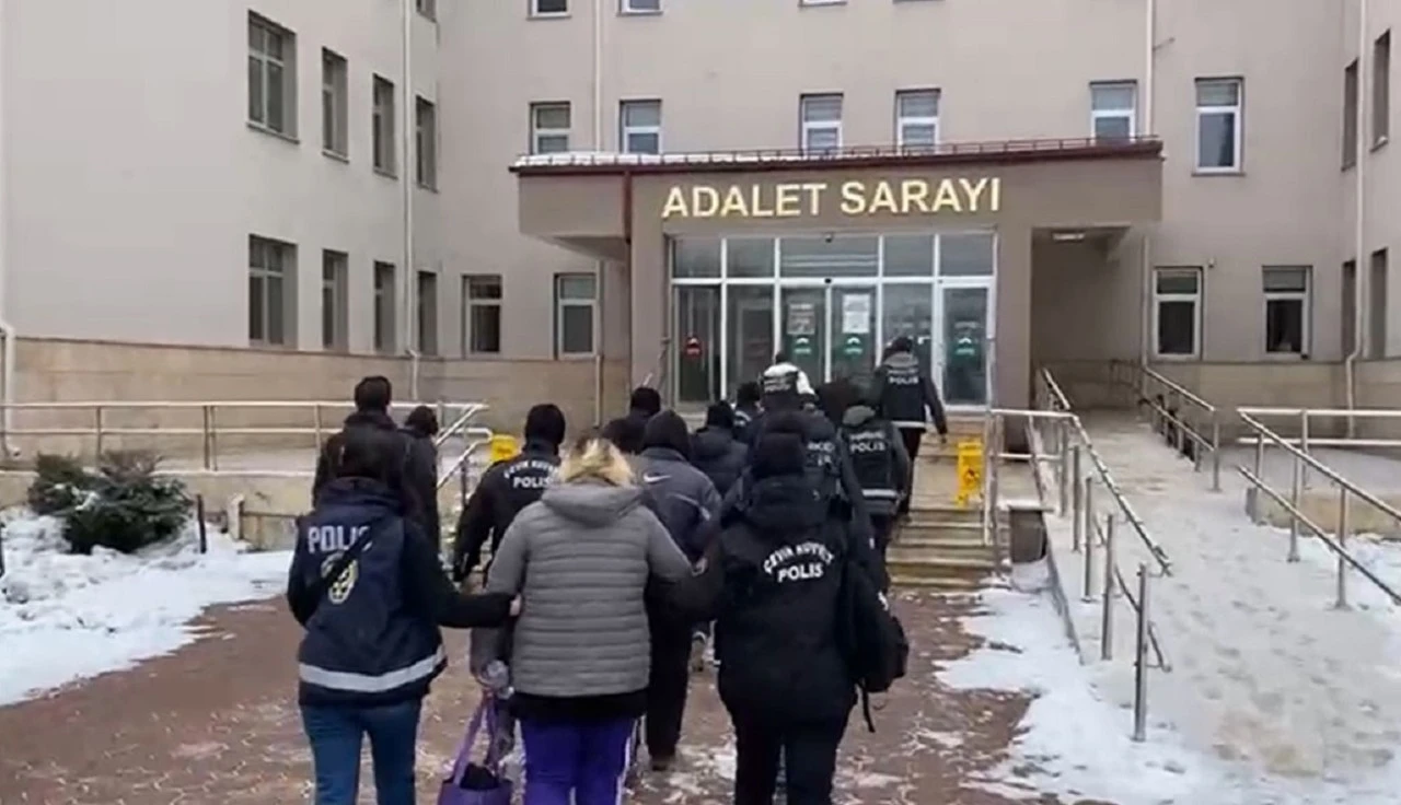 Sivas’ta Uyuşturucu Operasyonu: 7 Tutuklama