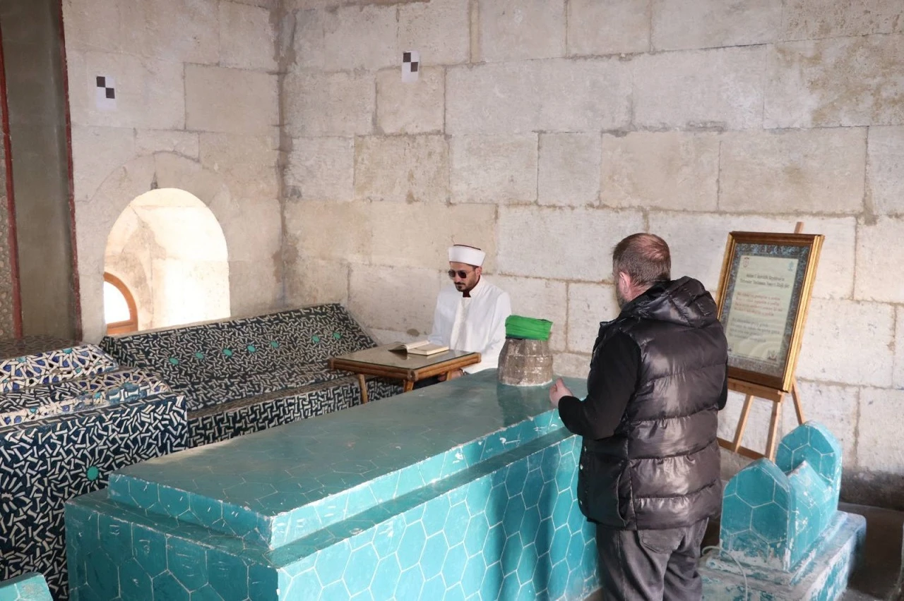 Sivas'ta Sultanın Türbesinde  Kur’an Sesi Yankılanacak