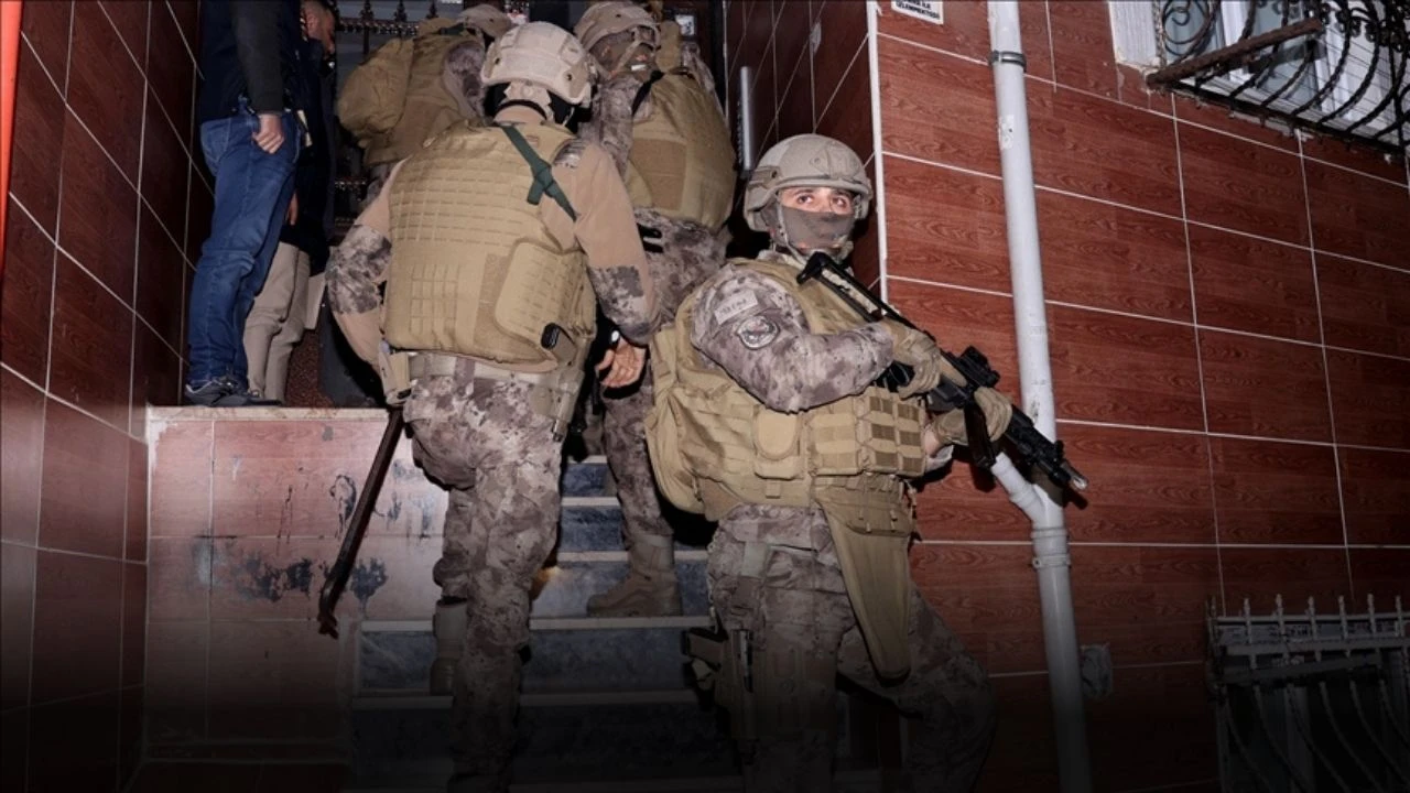 Sivas'ta Dolandırıcılık ve Çocuk Tacizi Operasyonu
