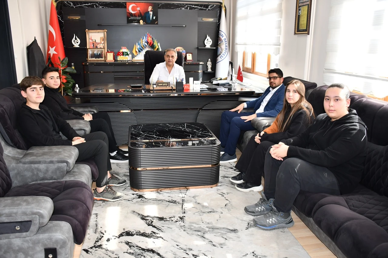Sivas'ta Öğrenciler İyilik Peşinde