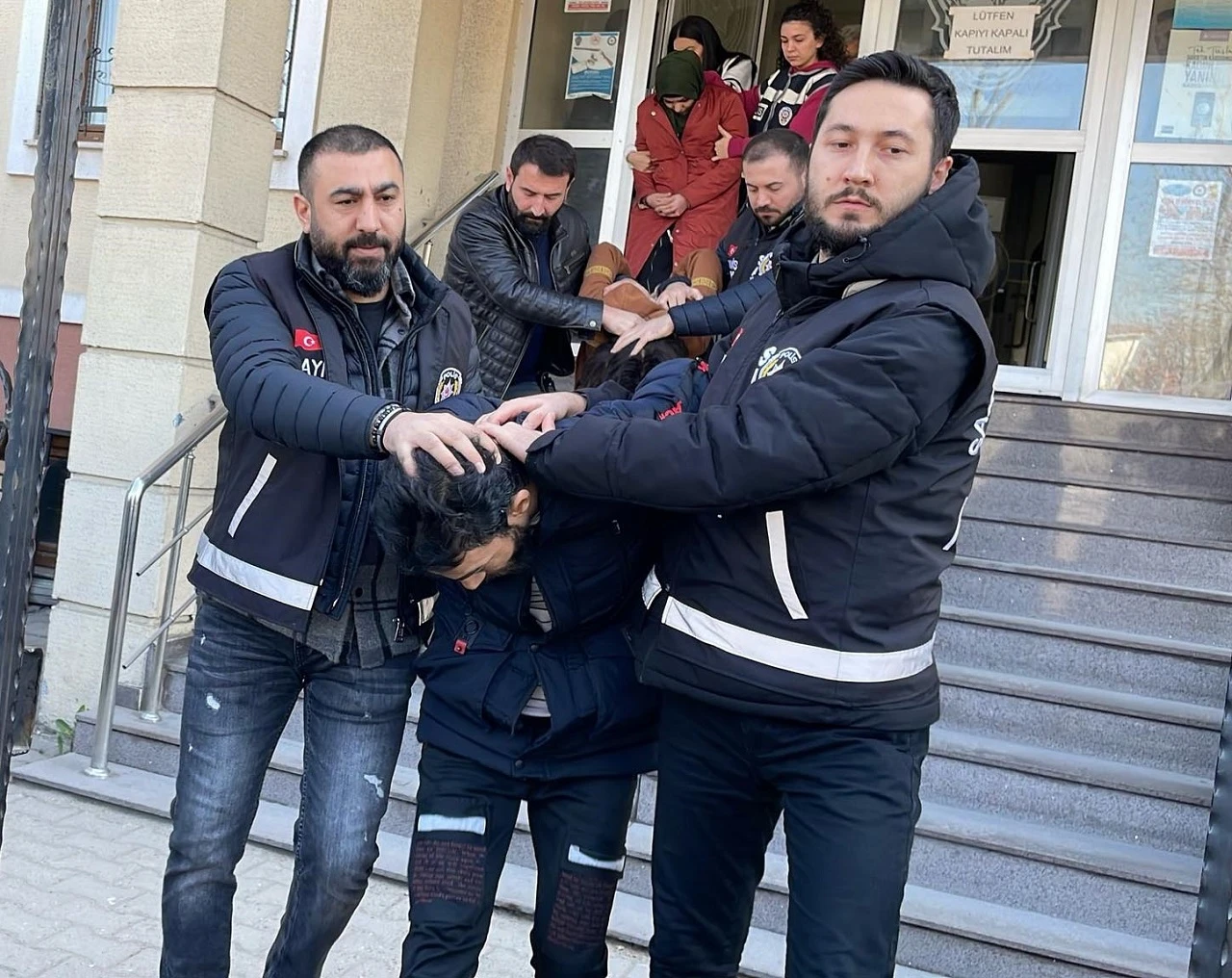 3’üncü kattan düşen hamile kadının ölümünde eşi adliyede