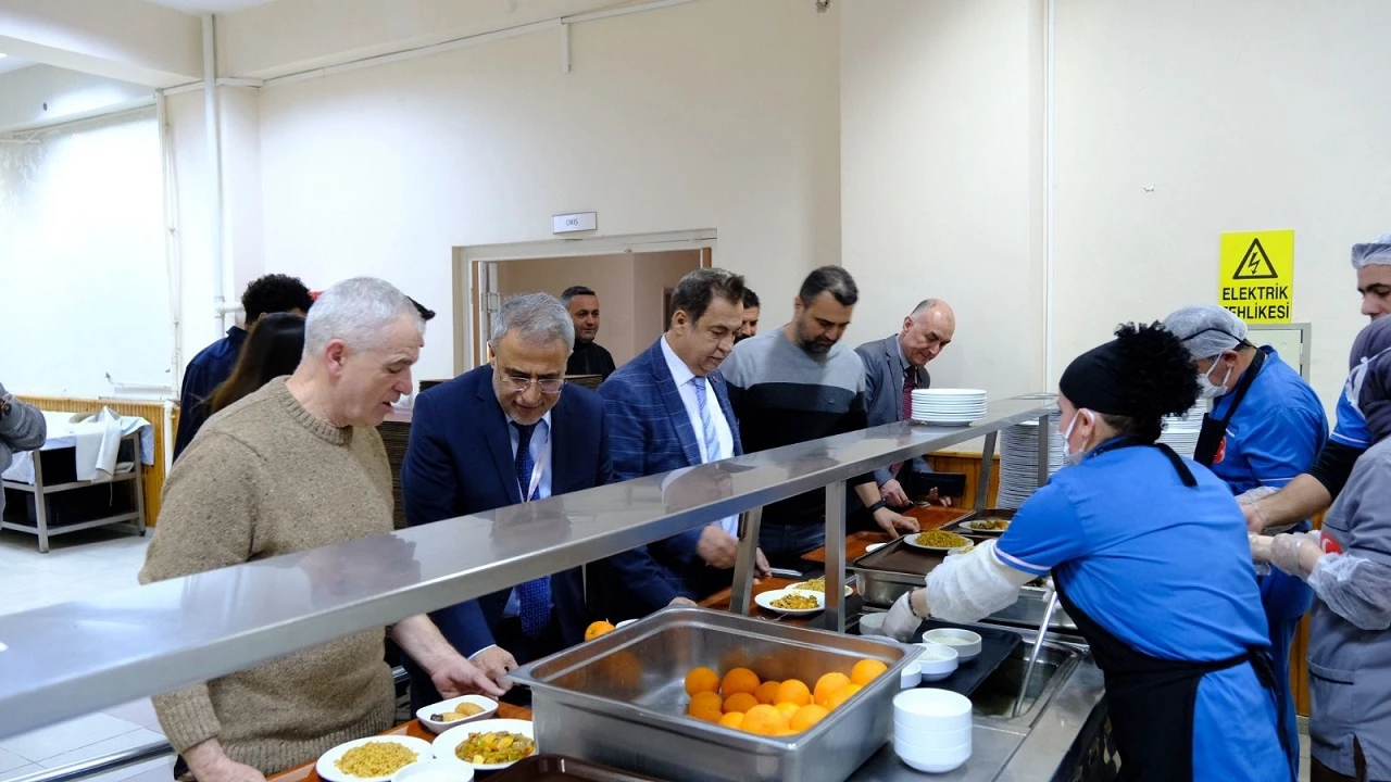 Rıza Çalımbay, iftar programına katıldı