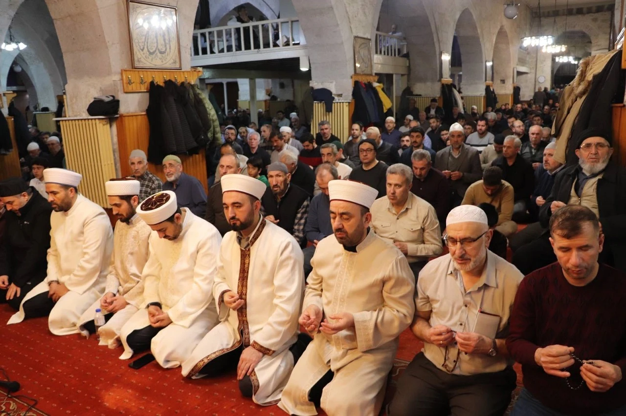 Sivas’ta Enderûn Usulü Teravih Namazına Yoğun İlgi