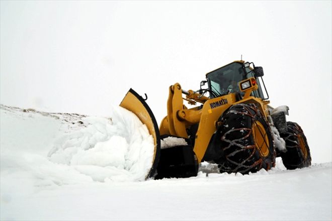 15 KÖY YOLU ULAŞIMA AÇILDI