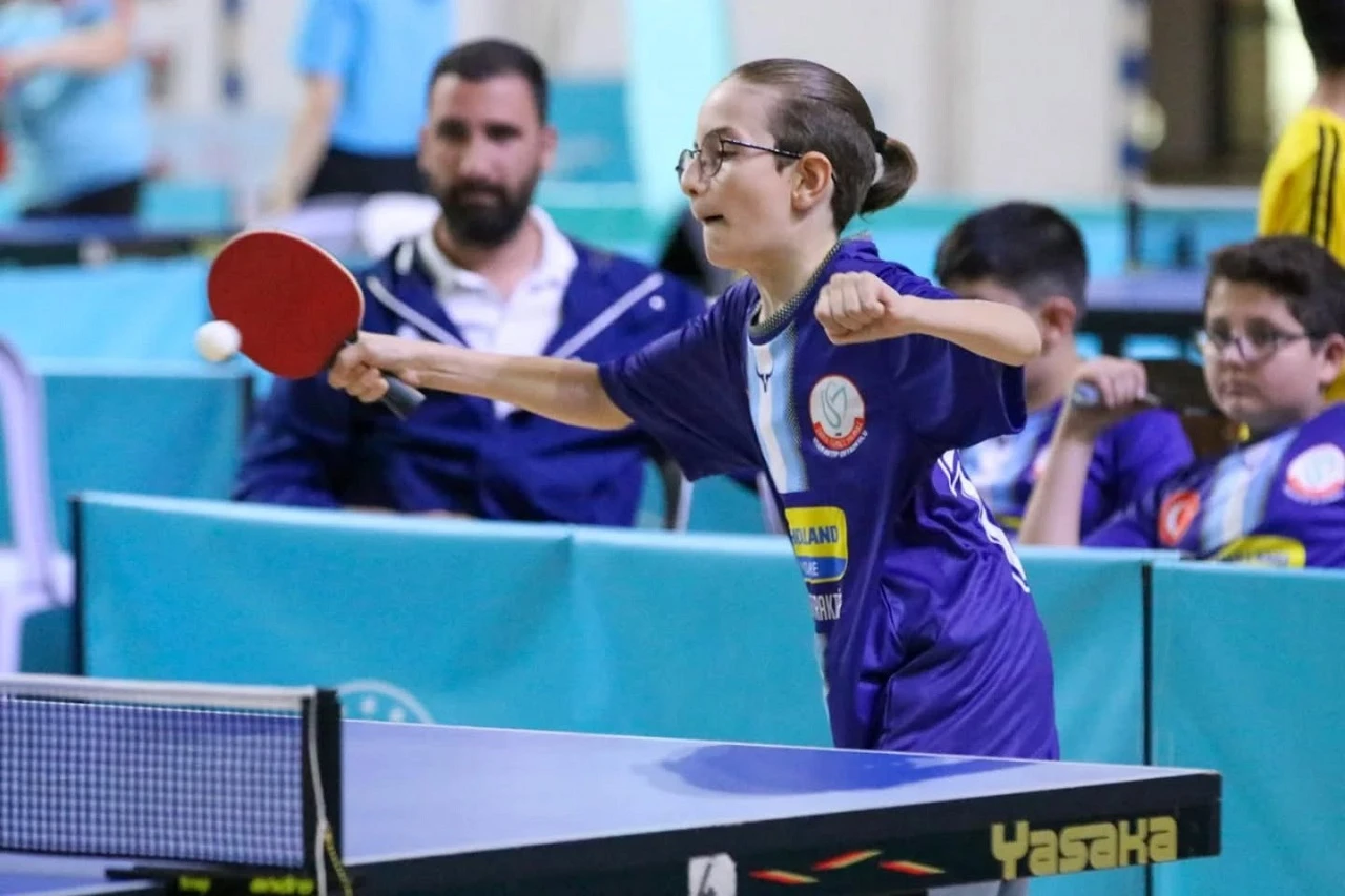Sivas'ta Masa Tenisinde Kıyasıya Rekabet