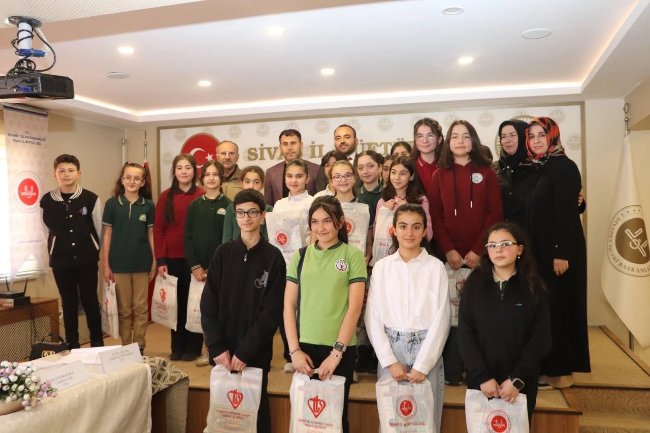 Mehmet Akif’in Dizeleri Sivas’ta Yankılandı