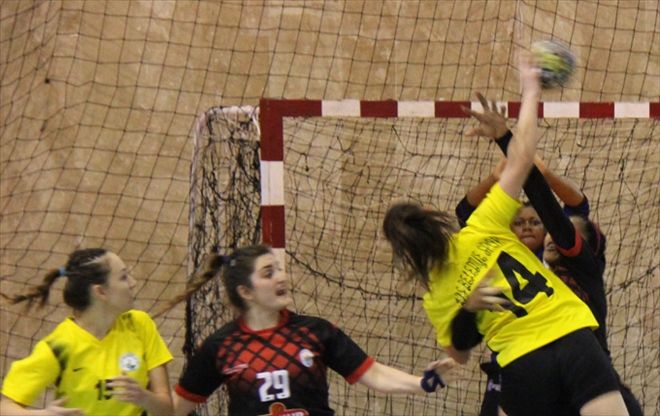 HENTBOLCULAR 3´NCÜ SIRADA KAPATTI