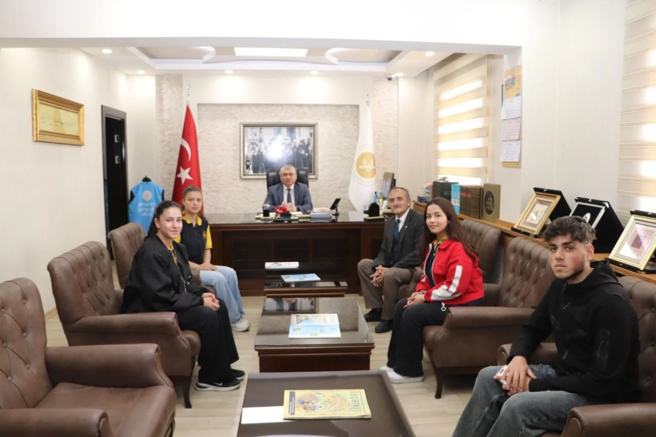 Öğrencilerden Müftü Altunkaya’ya Ziyaret