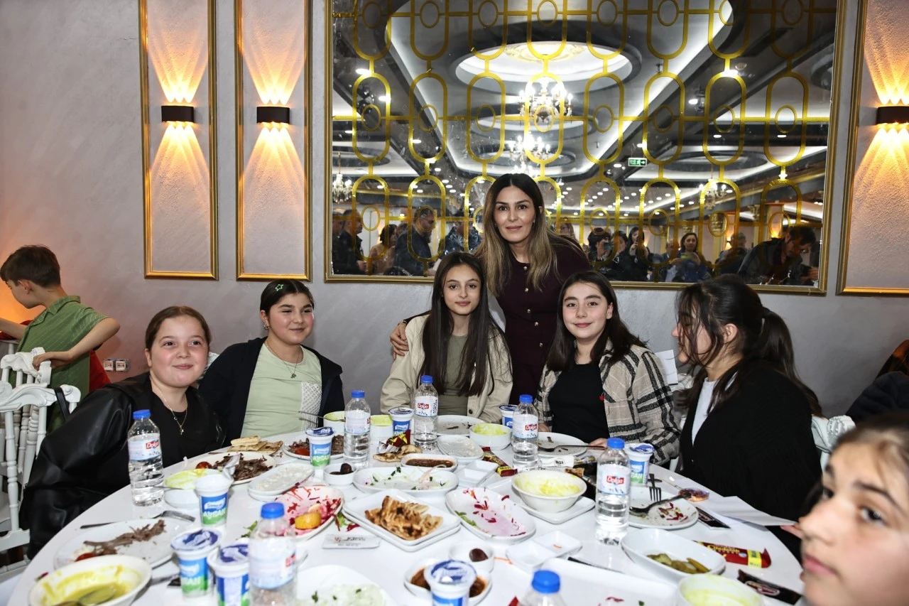 Sivas’ta Kutsal Emanetler İftar Sofrasında 