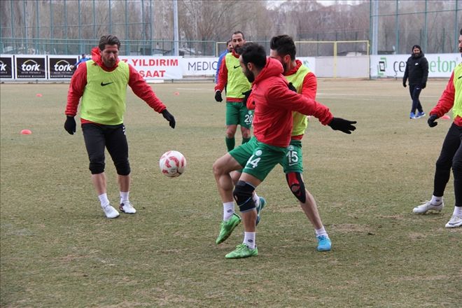 BELEDİYE´DE TUZLA HAZIRLIKLARI SÜRÜYOR