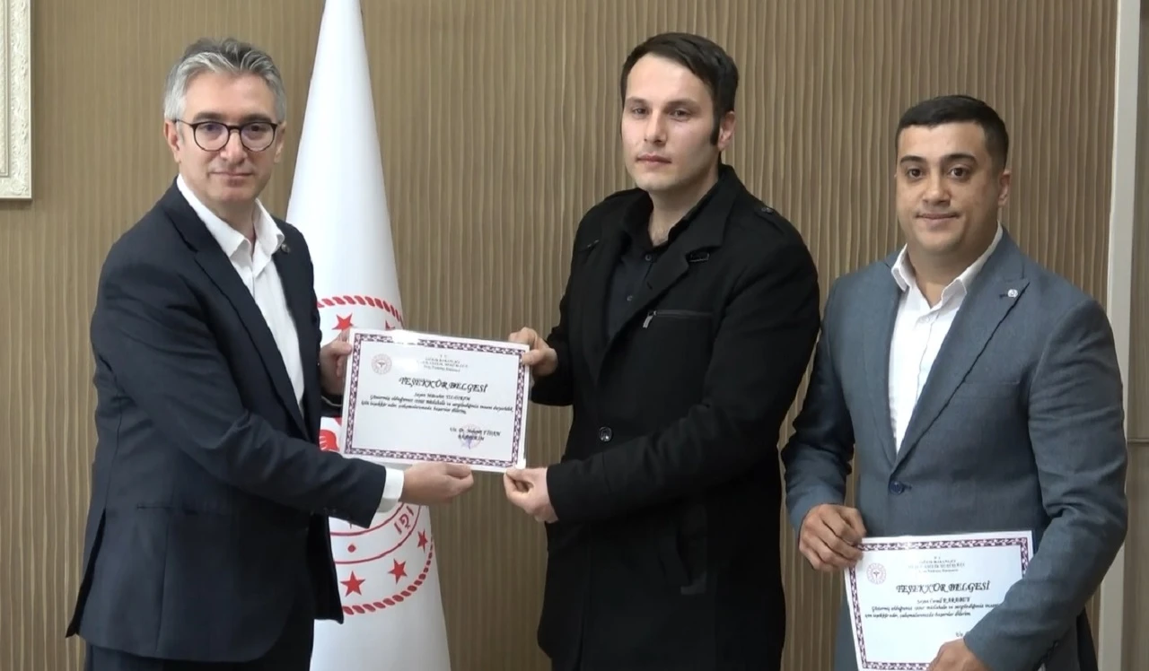 Sivas'ta Kahramanlar Konuştu: " Heimlich Manevrasıyla Boğulmasını Önledik''