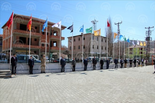 ŞARKIŞLA´da 17 KUTLU BAYRAK GÖKYÜZÜNDE DALGALANDI