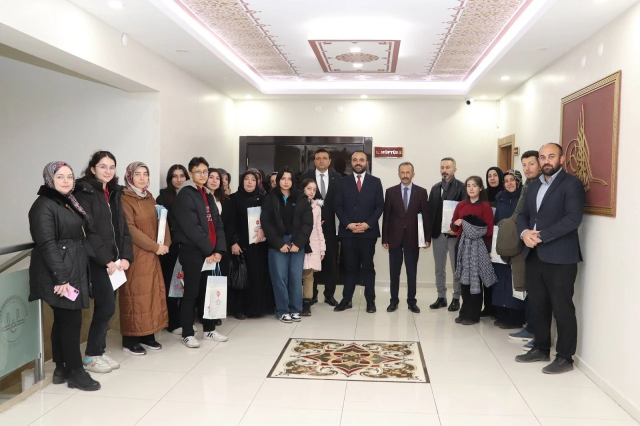 Başarılı Öğrencilere Anlamlı Ödül